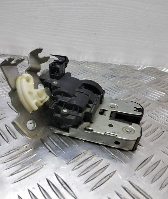 Broasca  mecanism inchidere 8k9827505a Skoda Superb a 2-a generatie s