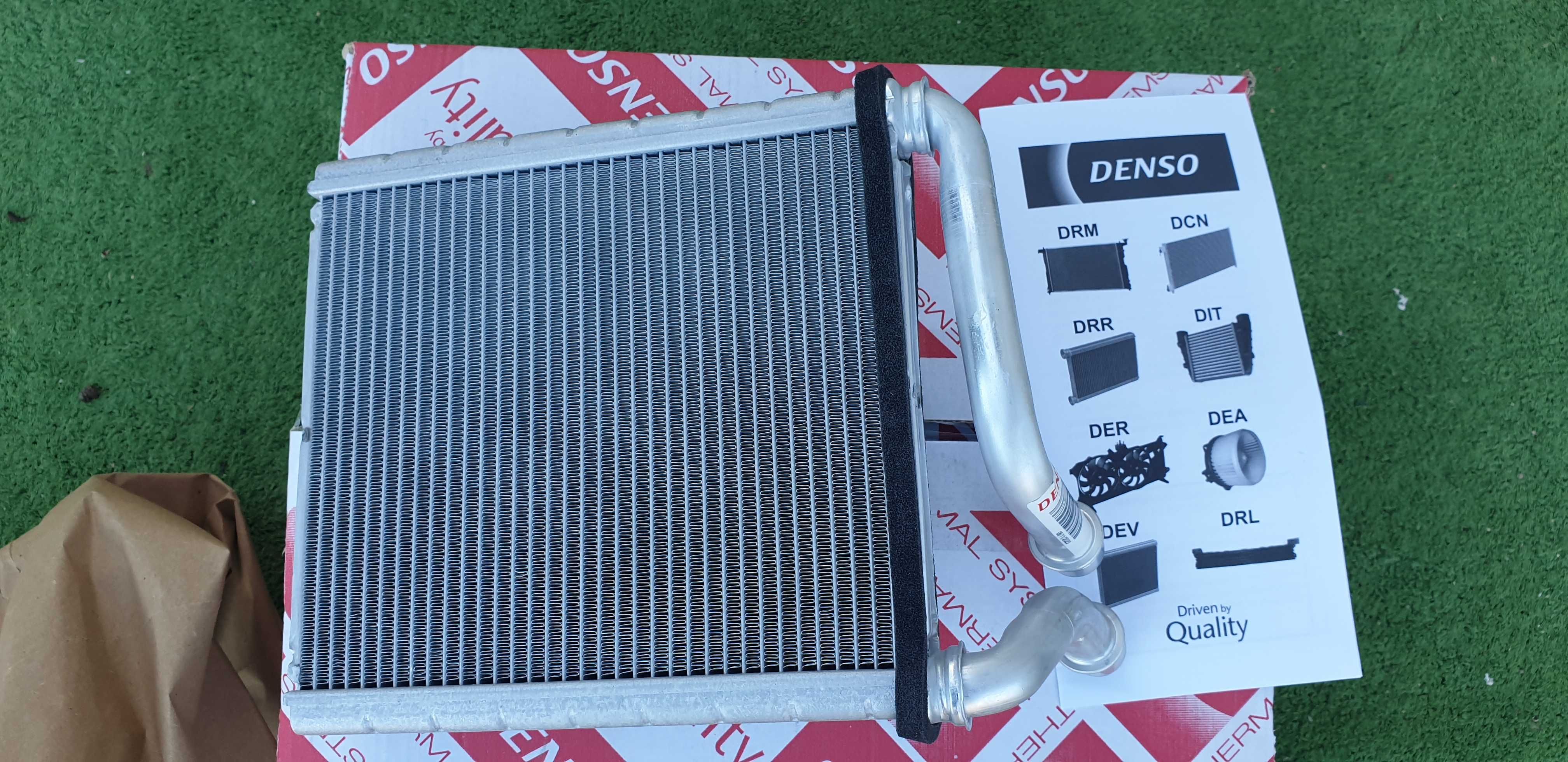 Радиатор за парно DENSO DRR32005 3C0819031А за VW  и Skoda.