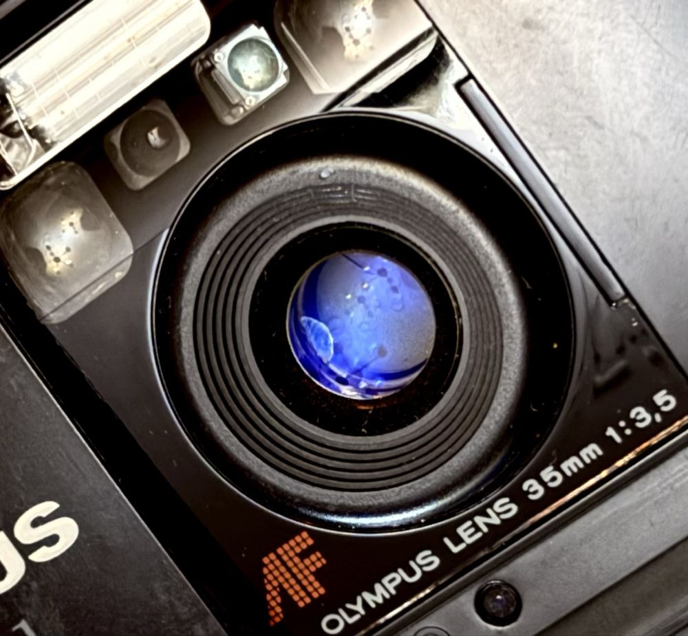 Лентов фотоапарат Olympus Mju I