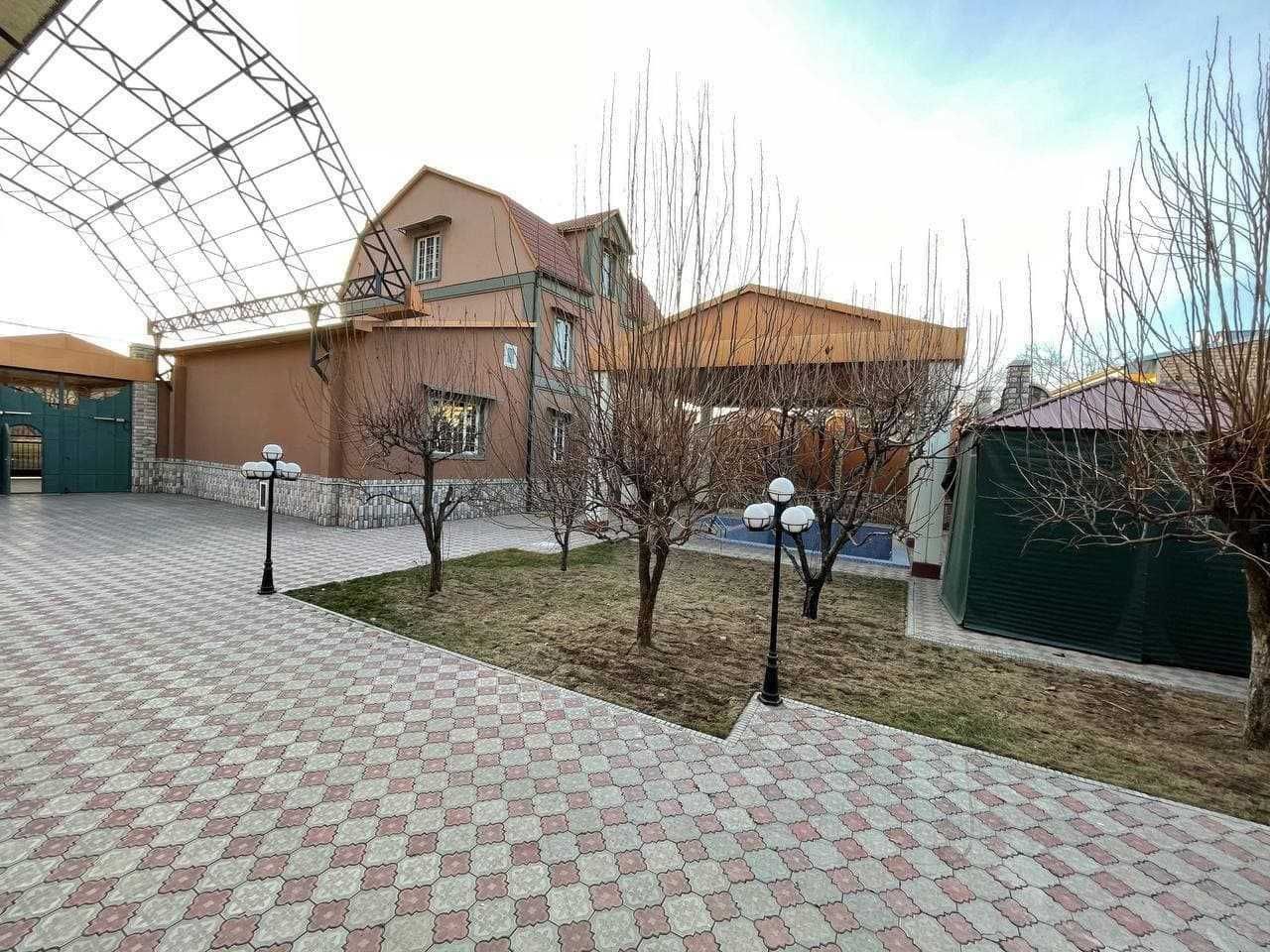 Участок на Паркентской. 18 соток 1100м.кв вариант  под Строительство.