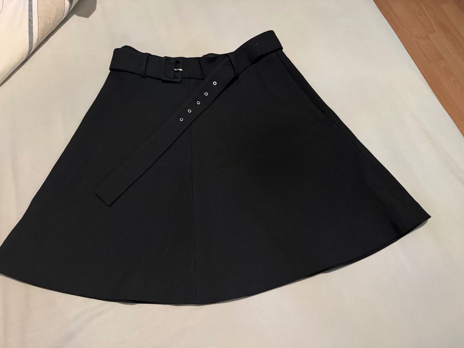 Пола Zara размер М