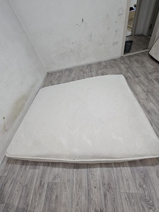 Продам матрас 200×180