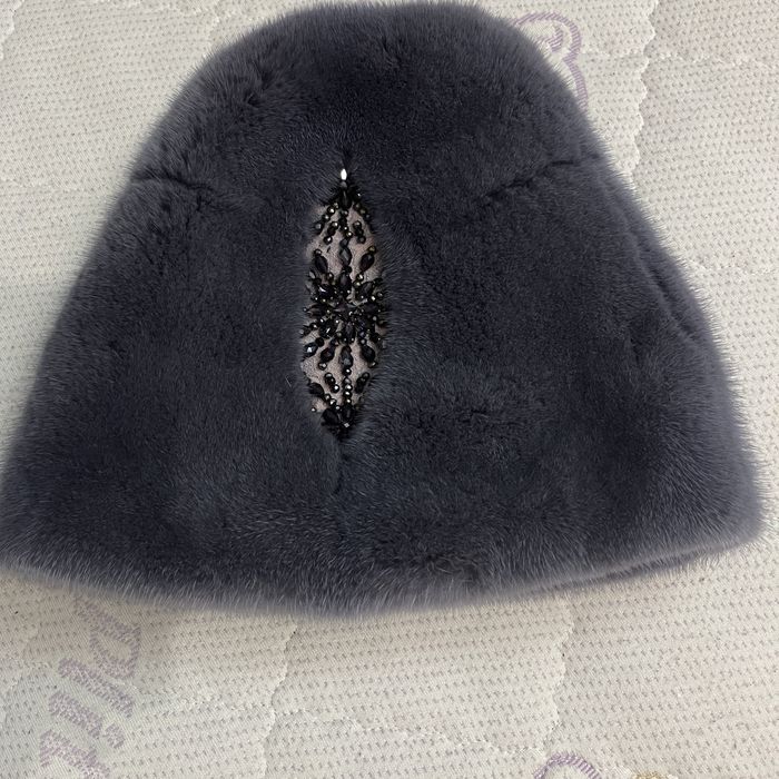 Продам норковую шапку новая как купила 2 раза одела