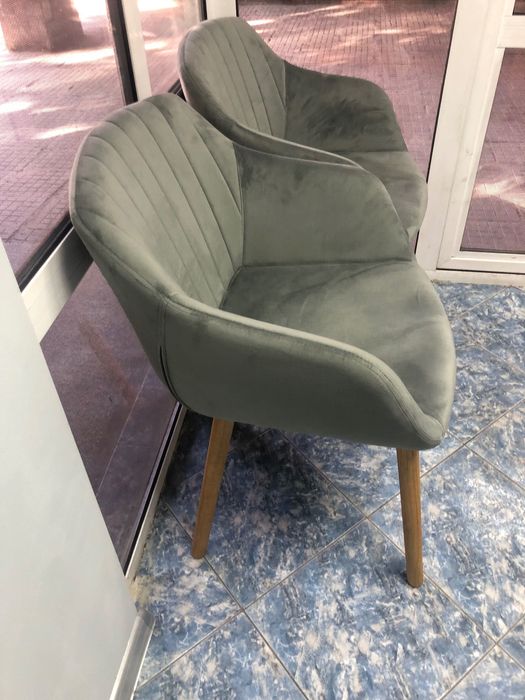 Столове 3 броя , в отлично състояние