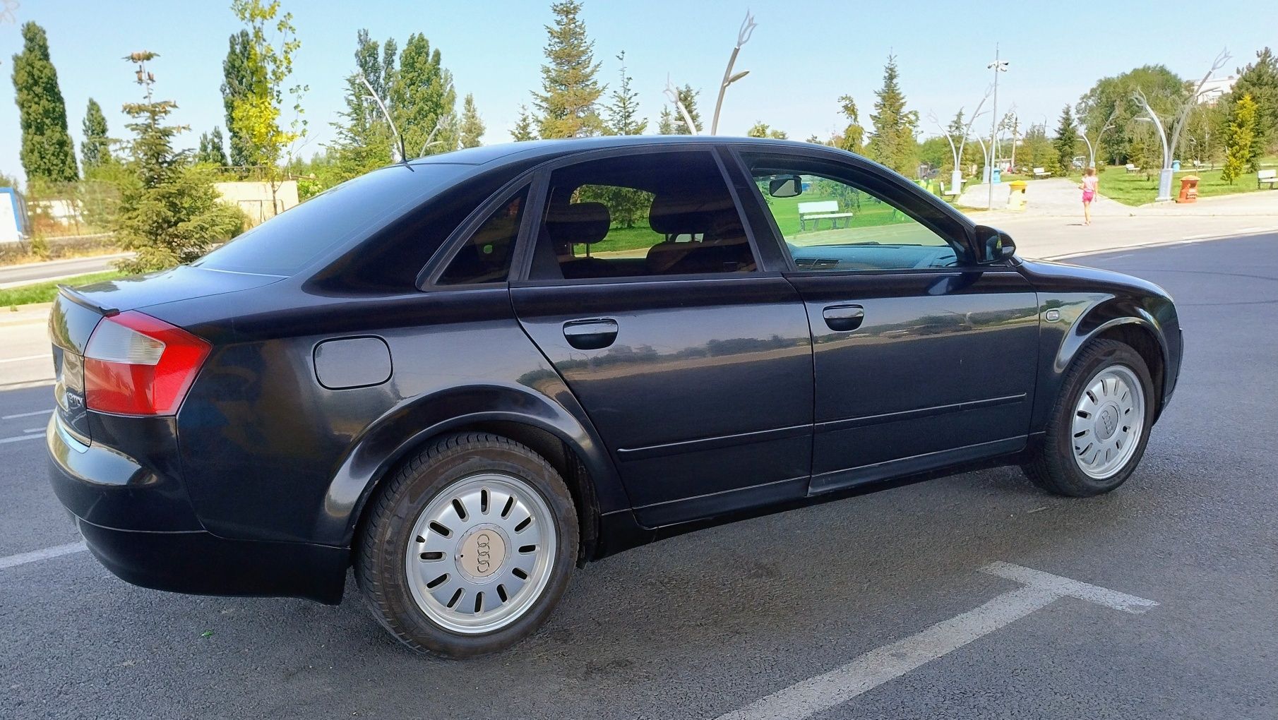 Vând Audí A4 B6 1.9 TDI  AVB 2004