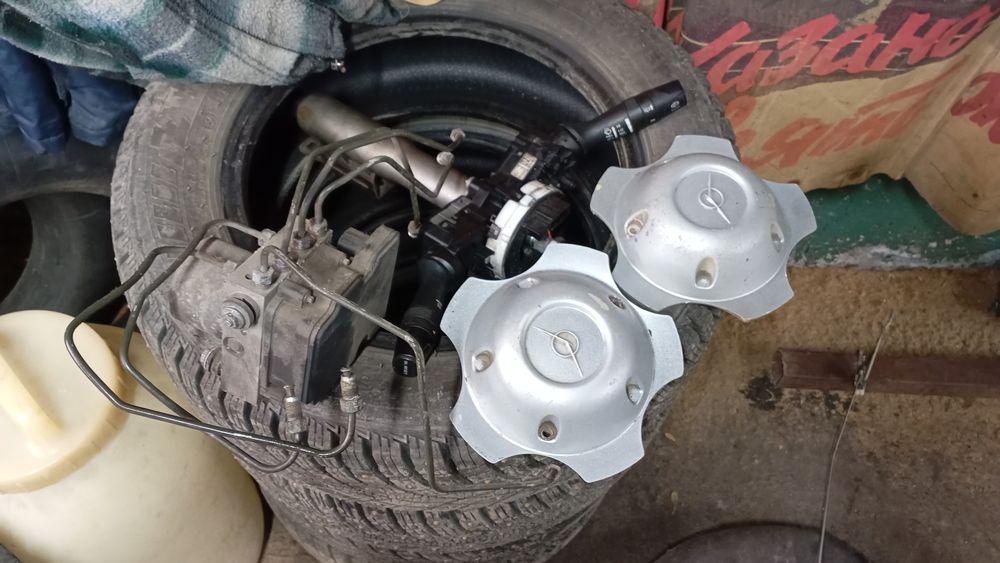 Продам на УАЗ патриот рулевую колонку , гитару, внутренний механизм за