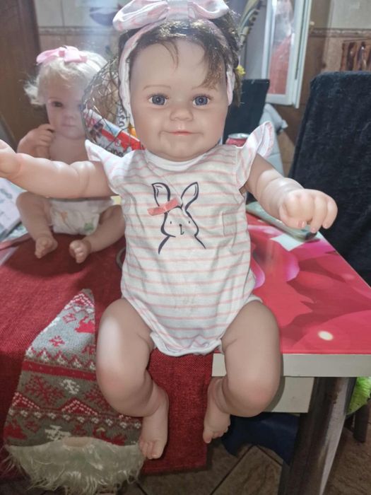 Papusa reborn vinil moale.