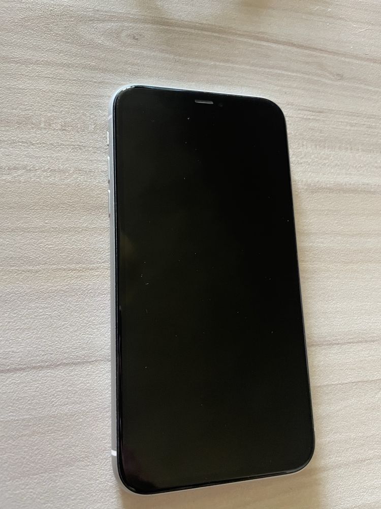 Iphone 11 White.