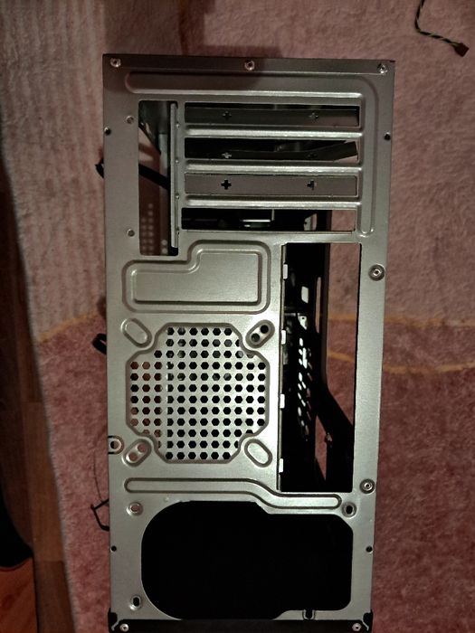 Vand carcasa pc buna