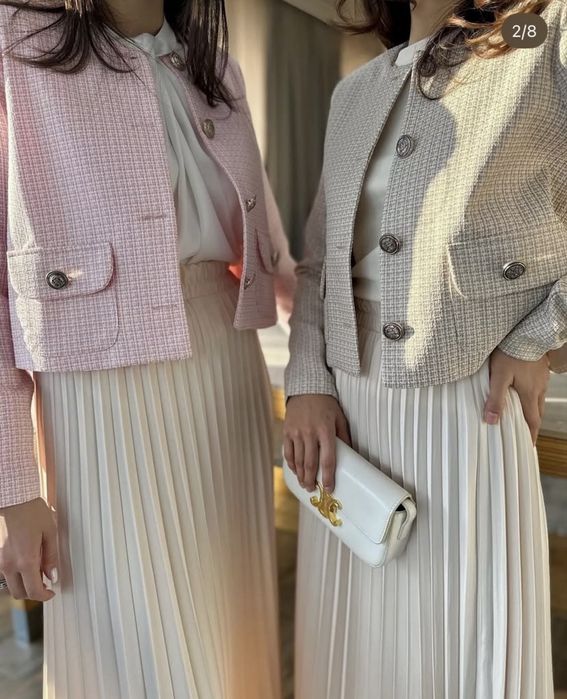 Новая двойка, розовый костюм и бежевая юбка