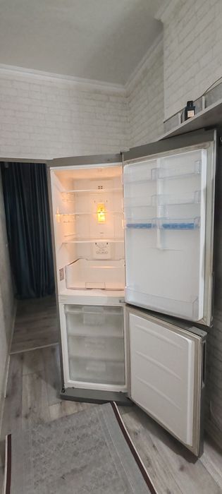 LG- GA B409QA двухкамерный холодильник
