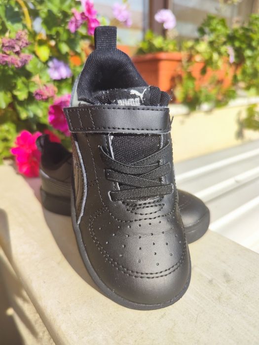 Детски сандали Nike и маратонки Puma.