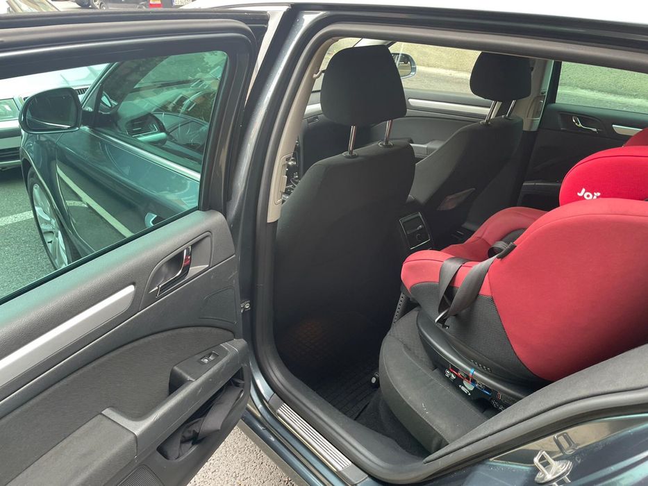 Skoda Superb 2.0 TDI DSG 140 CP - Masina familie