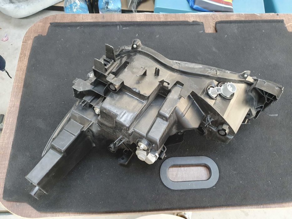 far dreapta mazda cx5 2017 avariat cu prinderile rupte