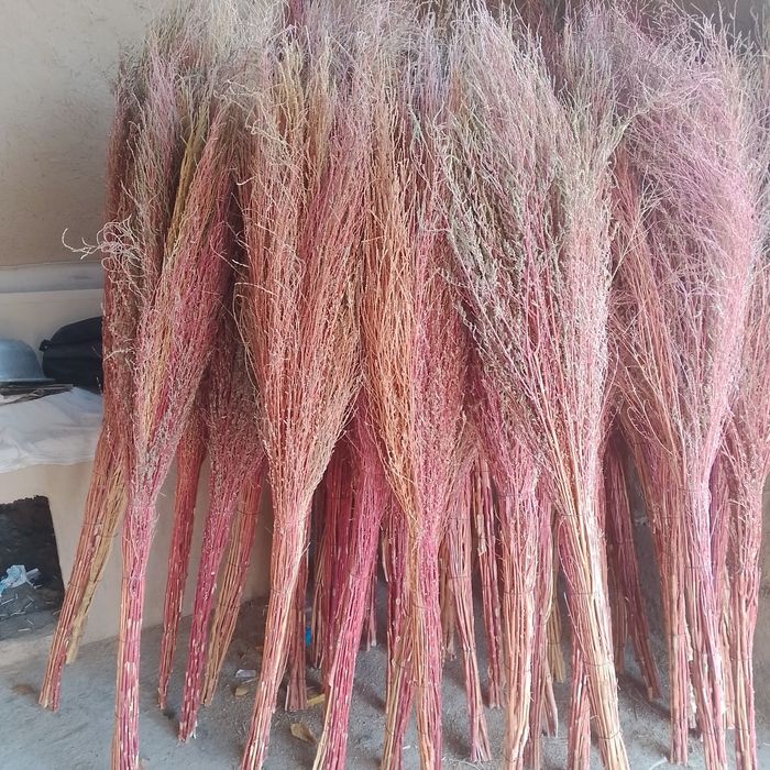 Метла супирги сотилади