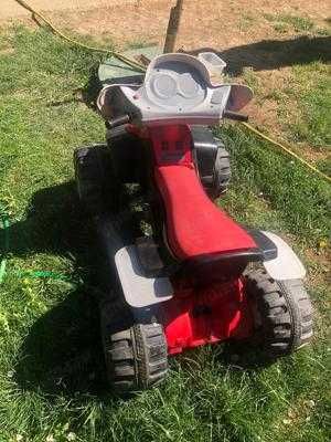 masinuta electrica copii intre 4 si  9 ani