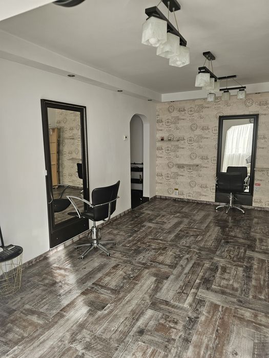 Scaun frizer / coafor de inchiriat