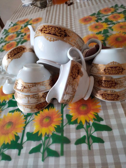 Чайный сервиз на шесть персон