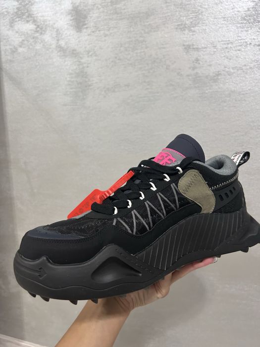 Off white 43 черни
