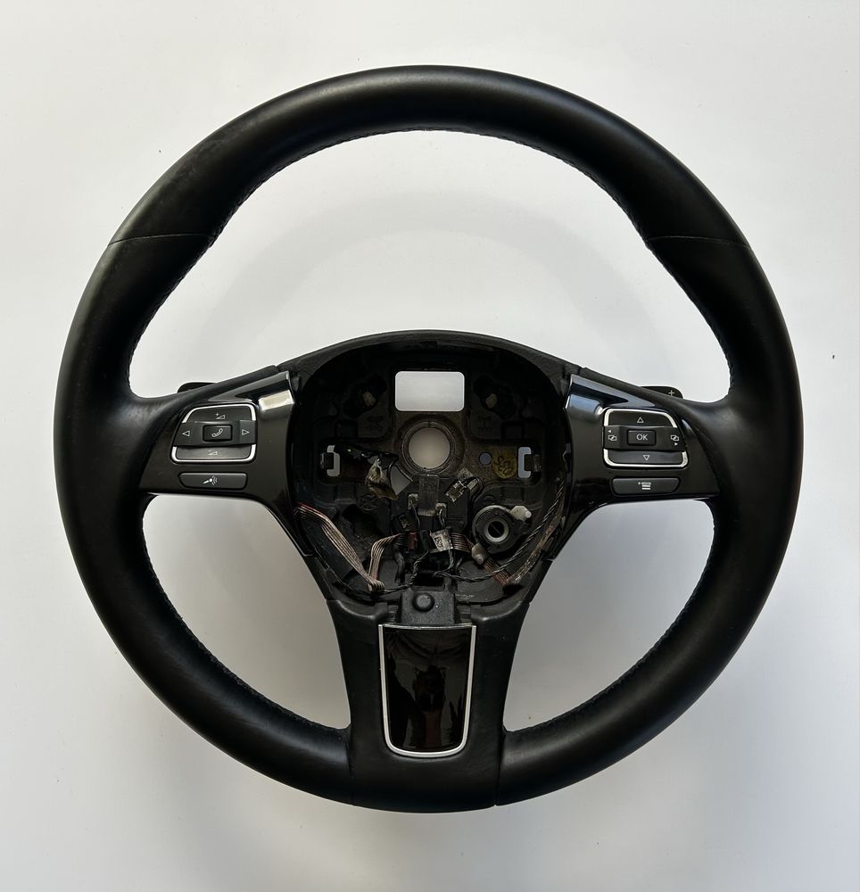 Волан за VW TOUAREG 2011год.