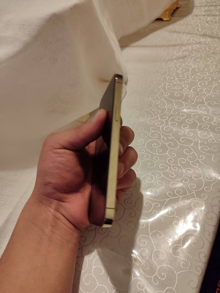 iphone 12pro kar dak bor ochilmagan