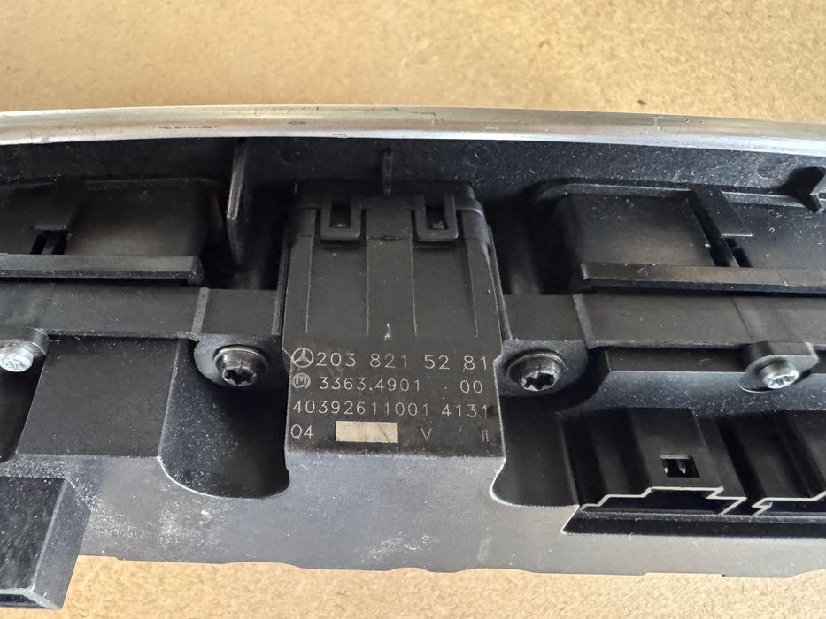 Навигация за Мерцедес W203