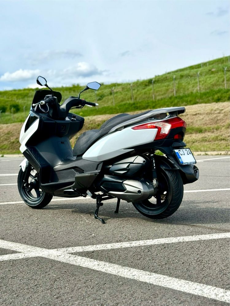 Kymco Downtown 300i