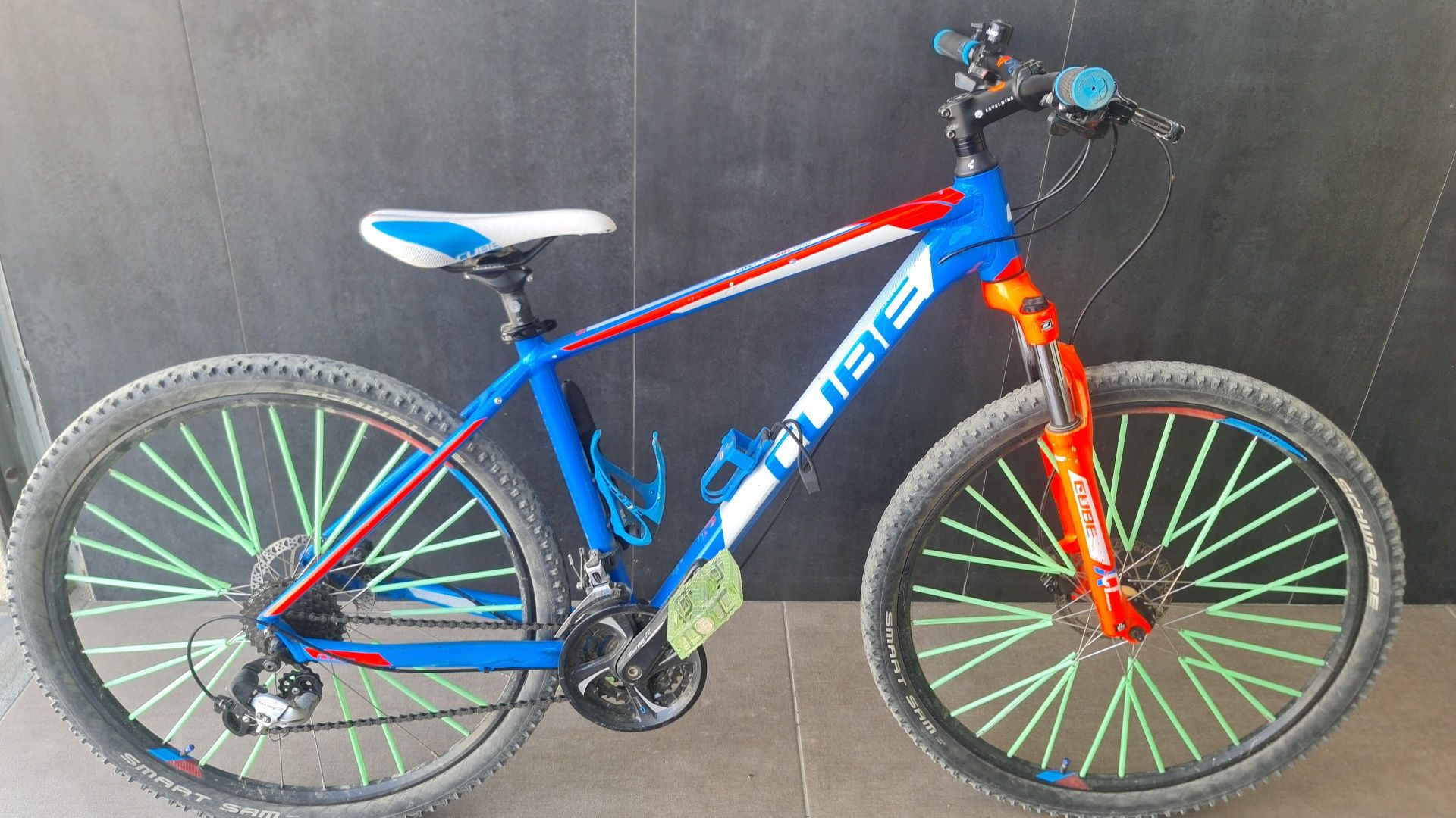 Bicicleta MTB cube aim pro