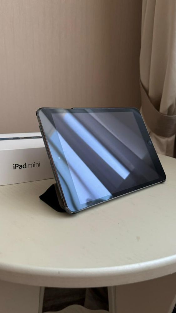 Продам iPad mini 2 Retina 128 Gb Black Model A1489