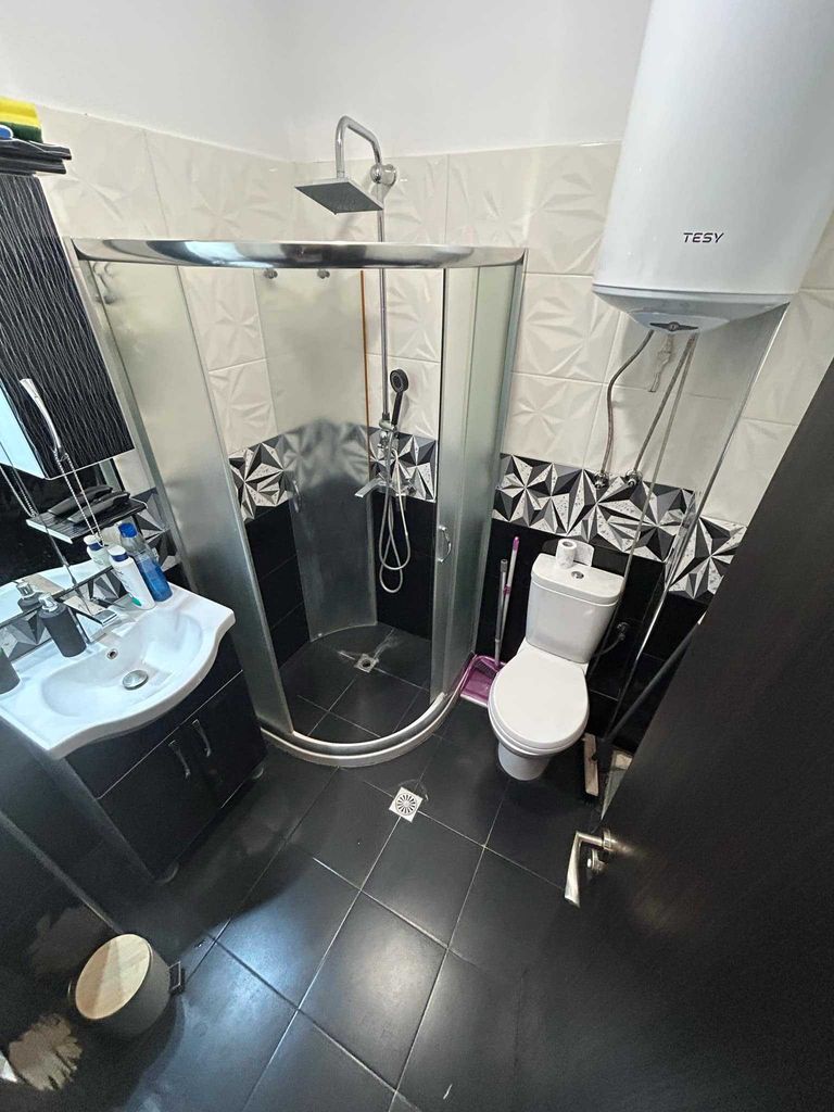 Продава се Двустаен апартамент в Пловдив, Тракия - 76 кв.м за 2027 €/кв.м - Снимка #4