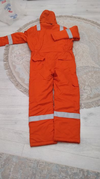 Продам комбинезон зимний