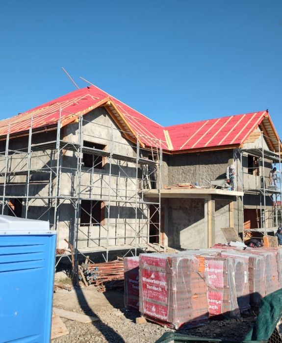 Montaj acoperiș țiglă metalică și ceramica