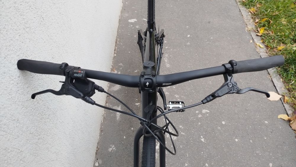 Specialized cross hidraulic cube