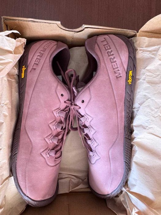 нови спортни обувки Merrell,трениране,размер 40,5 и 41,розови и карбон
