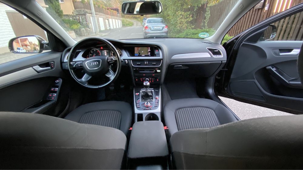 Vand Audi A4 2013 2.0tdi bixenon navigatie inc scaune carlig pdc