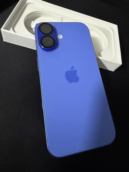 iPhone 16 Albastru – Ca nou, baterie 100%, fără zgârieturi