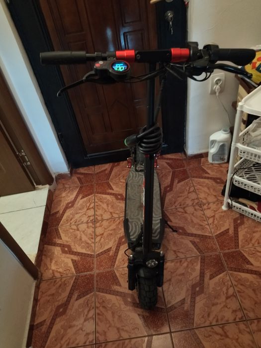 De vânzare trotineta electrică