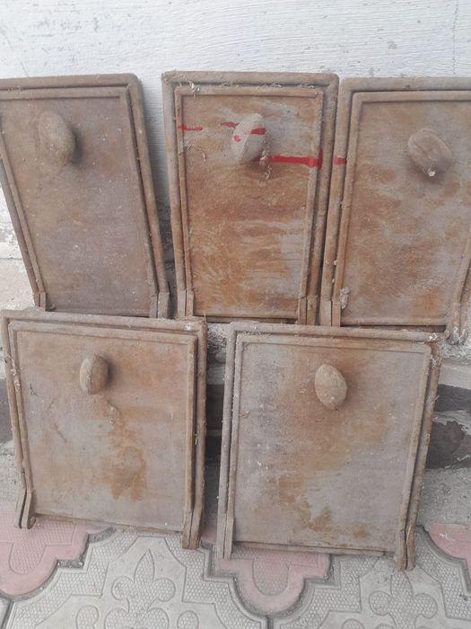 Чугунные дверцы продам