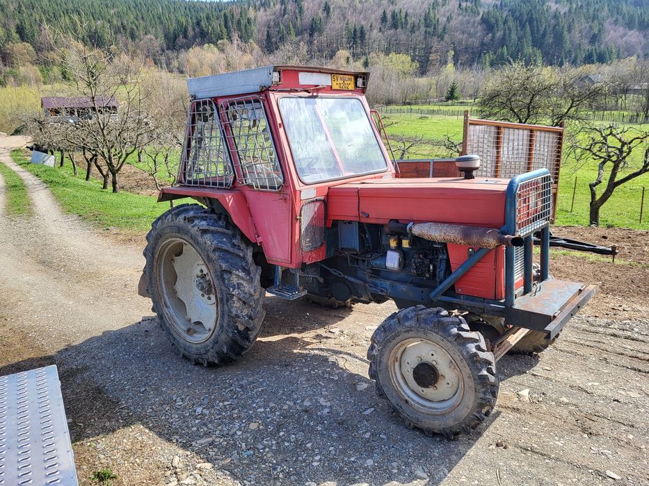 Vând tractor Forestier 651 și remorcă basculabilă la pachet