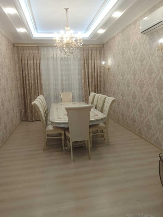 Chorsu Ganga 4 xonalik 120kv kvartira beriladi Toshkent city oldida