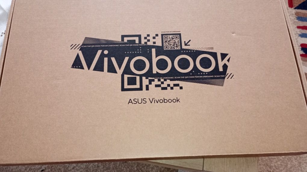Vând laptop Asus Vivobook