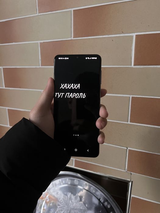 Samsung a22 holati yaxshi.