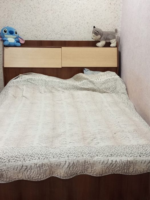 Продам кровать с матрасом