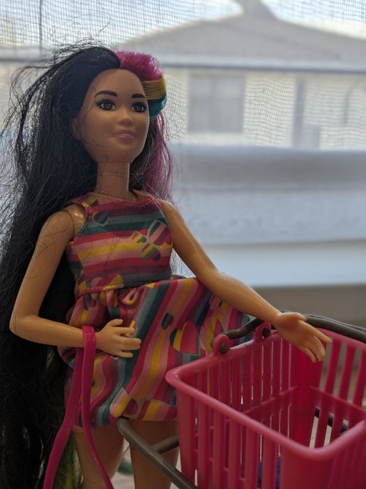 Barbie papusa cu aprozar si cărucior, magazin