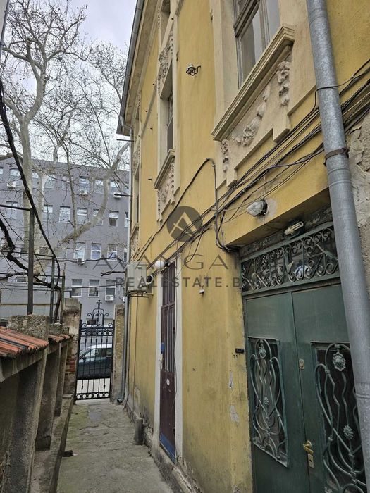 оф.22875 Двуетажна къща с магазин/ Градската градина