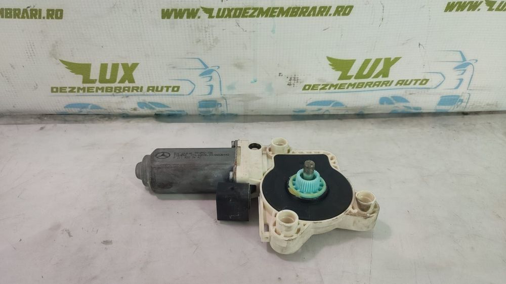 Motoras geam dreapta fata A2118202442 Mercedes-Benz E-Class W211 [fac