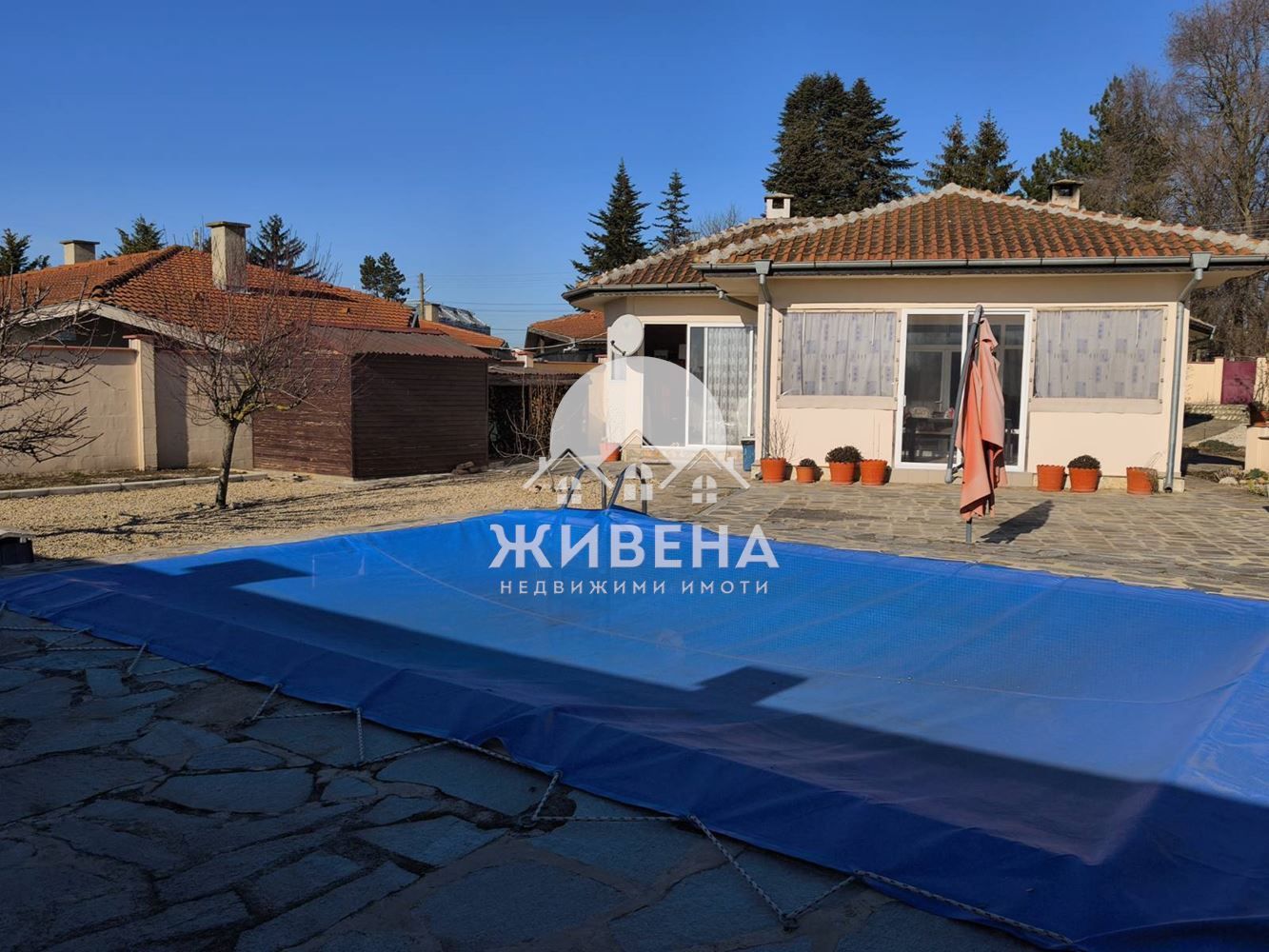 Продавам къща с басейн в с.Соколово, обл. Добрич
