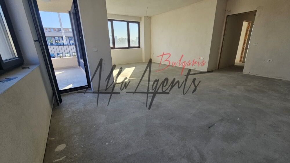 Просторен апартамент в елитен комплекс във Варна. Победа