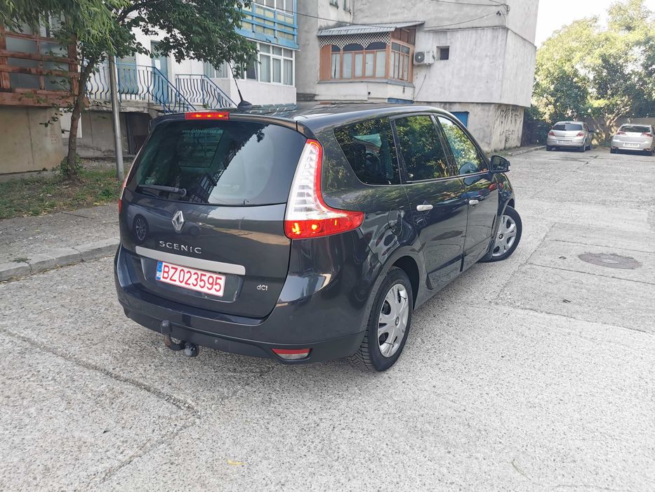Vând Renault Grand Scenic 1.9 dci 2011