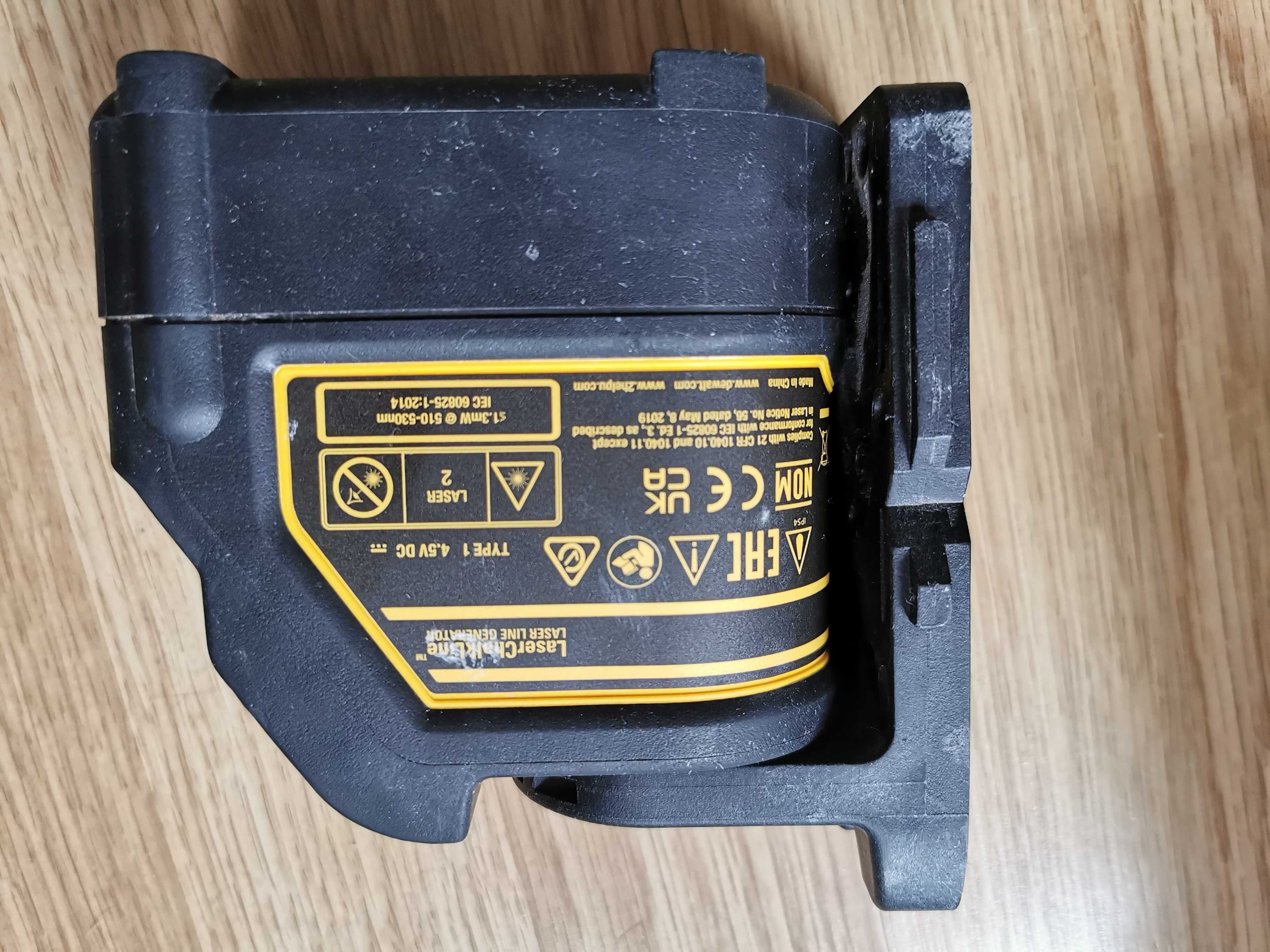 Лазер нивелир зелен dewalt DW088CG